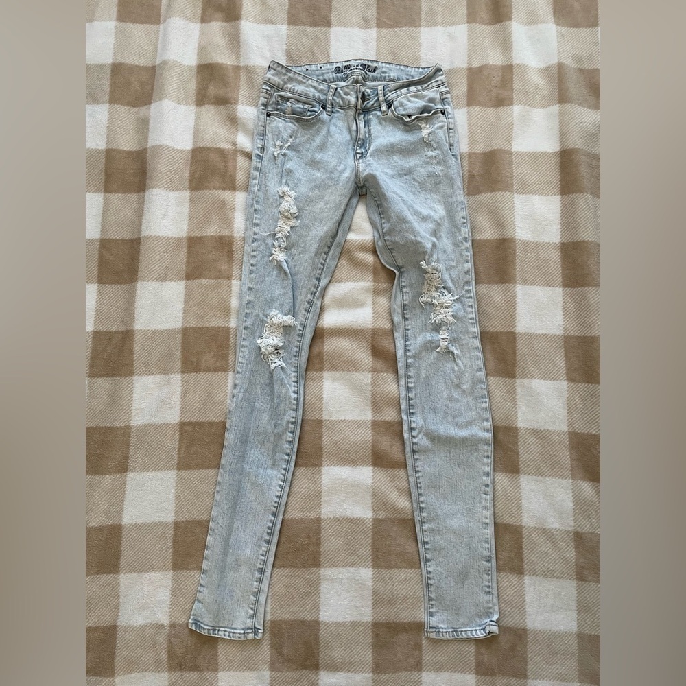 Bullhead Skinniest Distressed Lightwash Blue Denim Jeans Juniors size 3